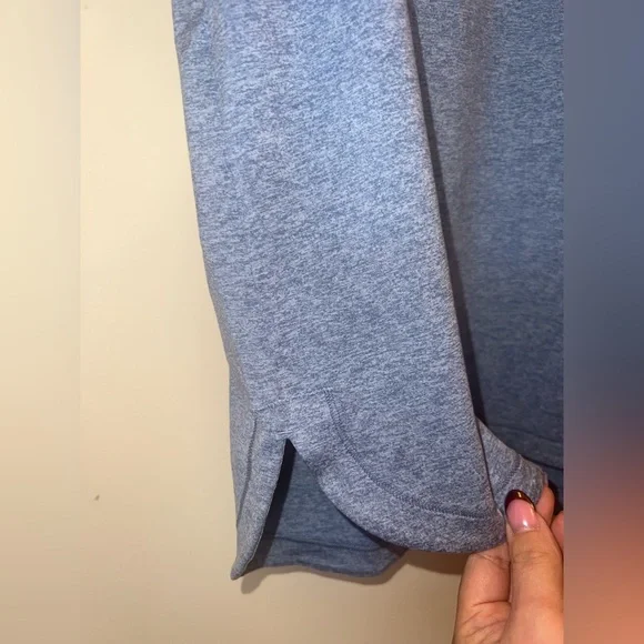 Athleta Hi-Low Short Sleeve Top Blue Heathered Size Medium - Picture 3 of 9